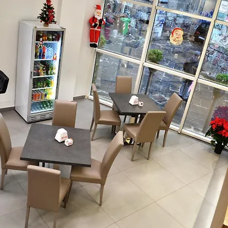 Hotell Ecumano Space 3*