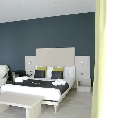 Hotell Ecumano Space